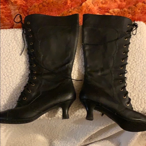 Black Boots - Picture 2 of 9